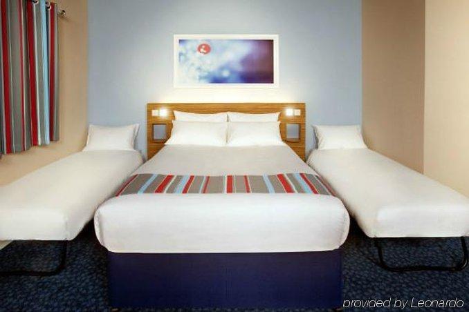 Travelodge Dundee Central Hotel Exterior photo