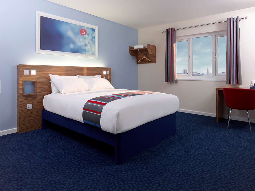 Travelodge Dundee Central Hotel Room photo