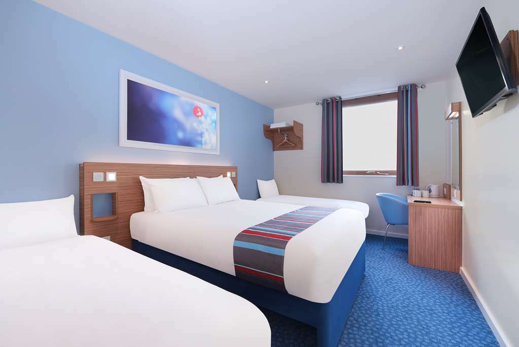 Travelodge Dundee Central Hotel Room photo